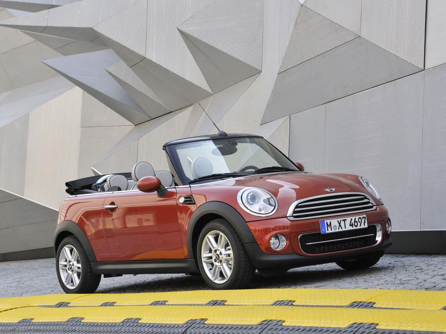  Mini Cooper D Cabrio 2010 года  (фото 6 из 23)